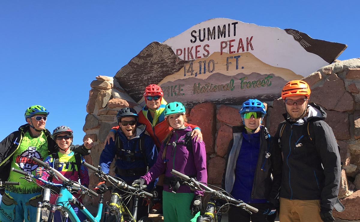 Pikes Peak Barr Trail Trailhead Mit dem Mountainbike am Pikes Peak