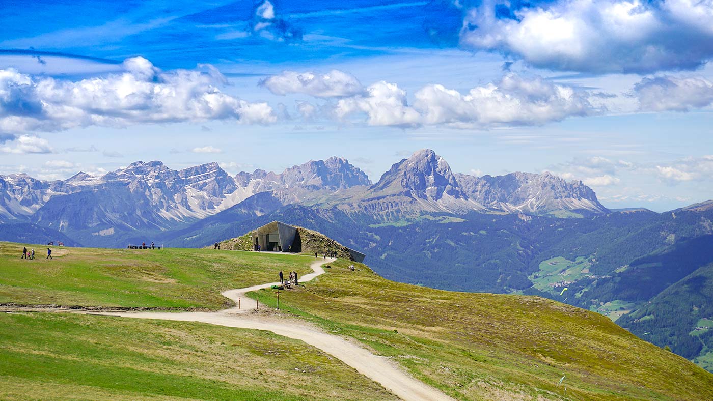 Messner Mountain Museum Dolomiten Blick mit Messner Mountain Museum