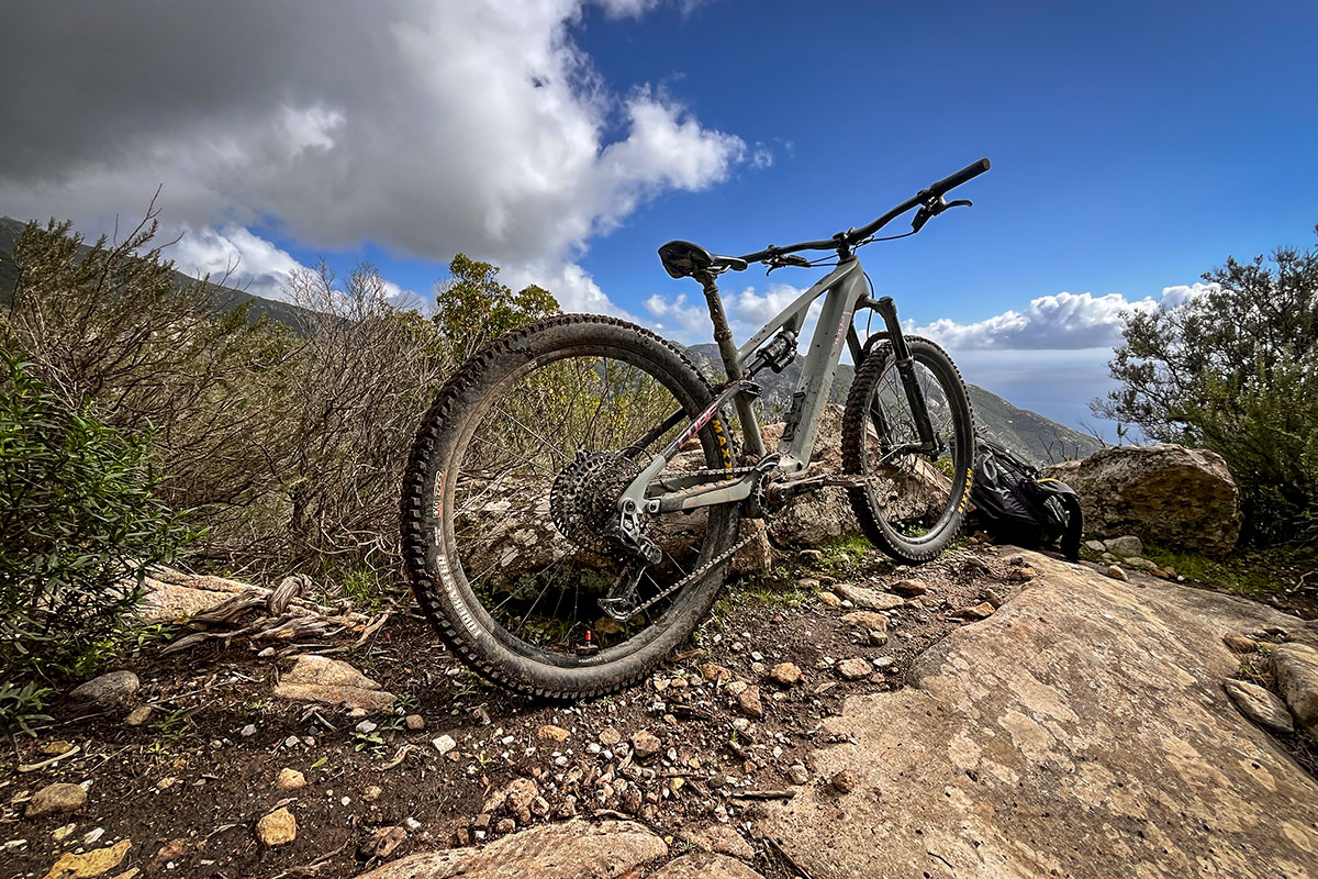 Light E-MTB mit Bosch SX Motor im Jahrestest. So schlgt sich das leichte  Trailbike von Cube.