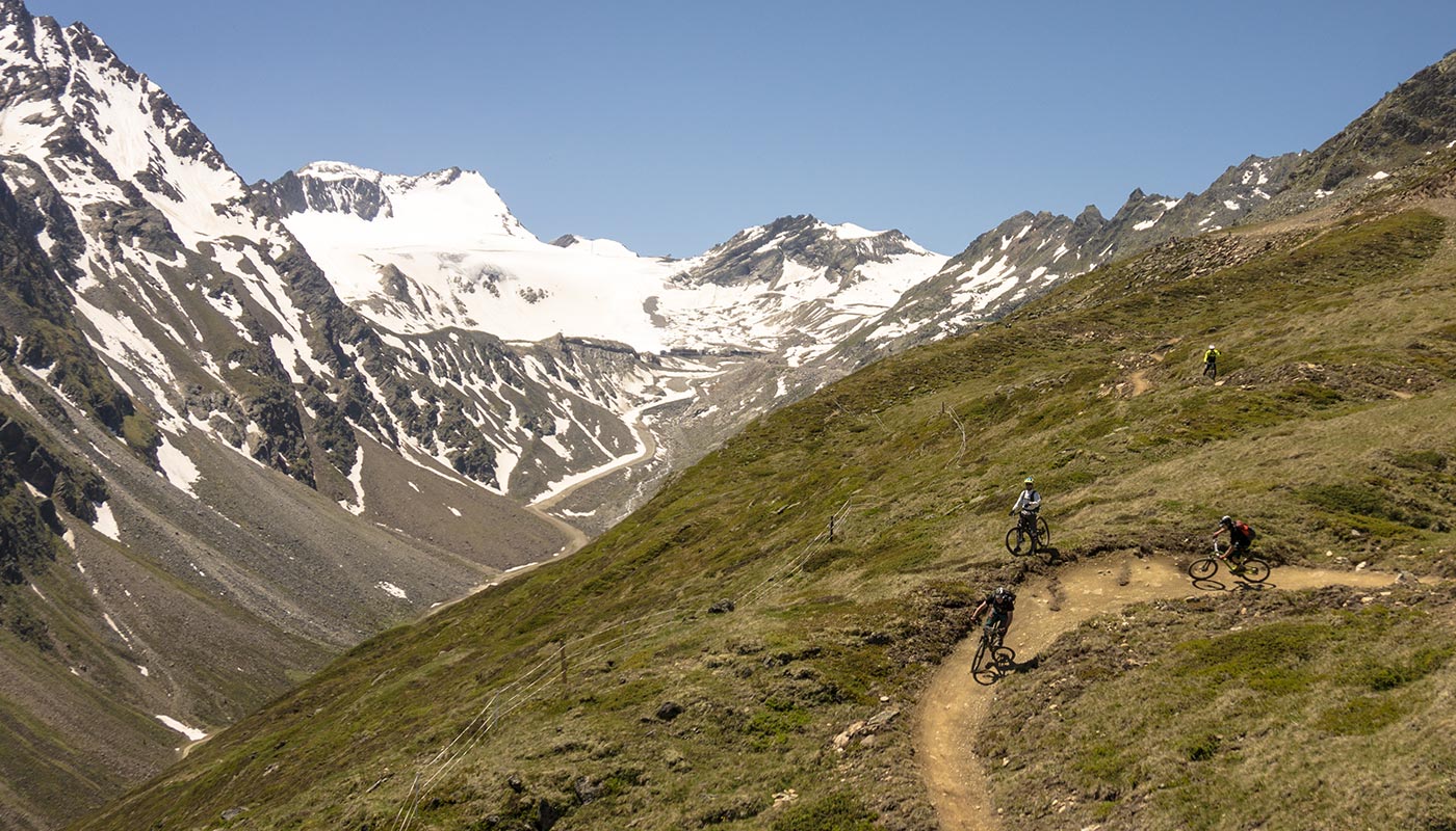 Biken mit Gletscherblick. Olleweite Line Bike Trail