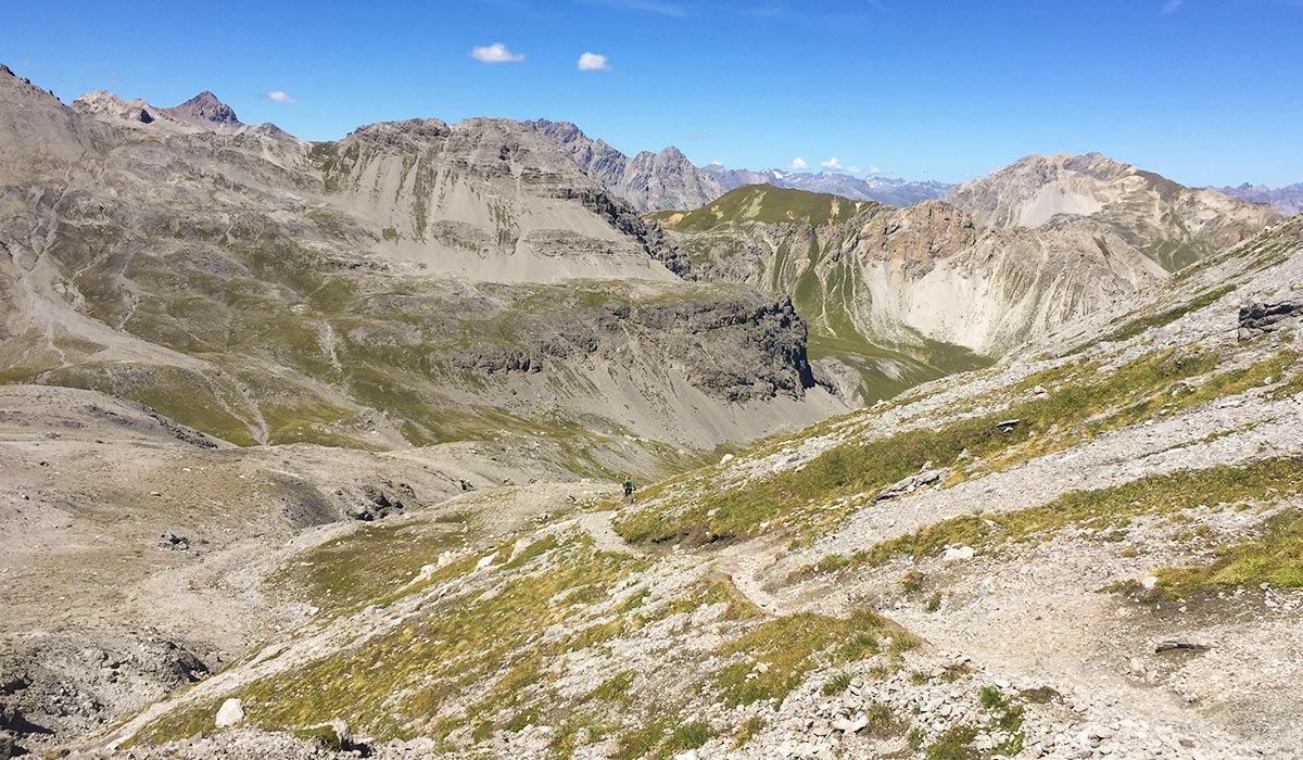 Alpine Abfahrt ins Val Mora