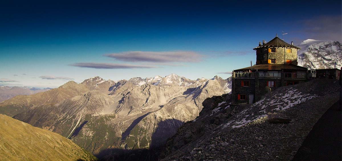 Die Tibethütte am Stilferjoch Die Tibethütte am Stilfserjoch